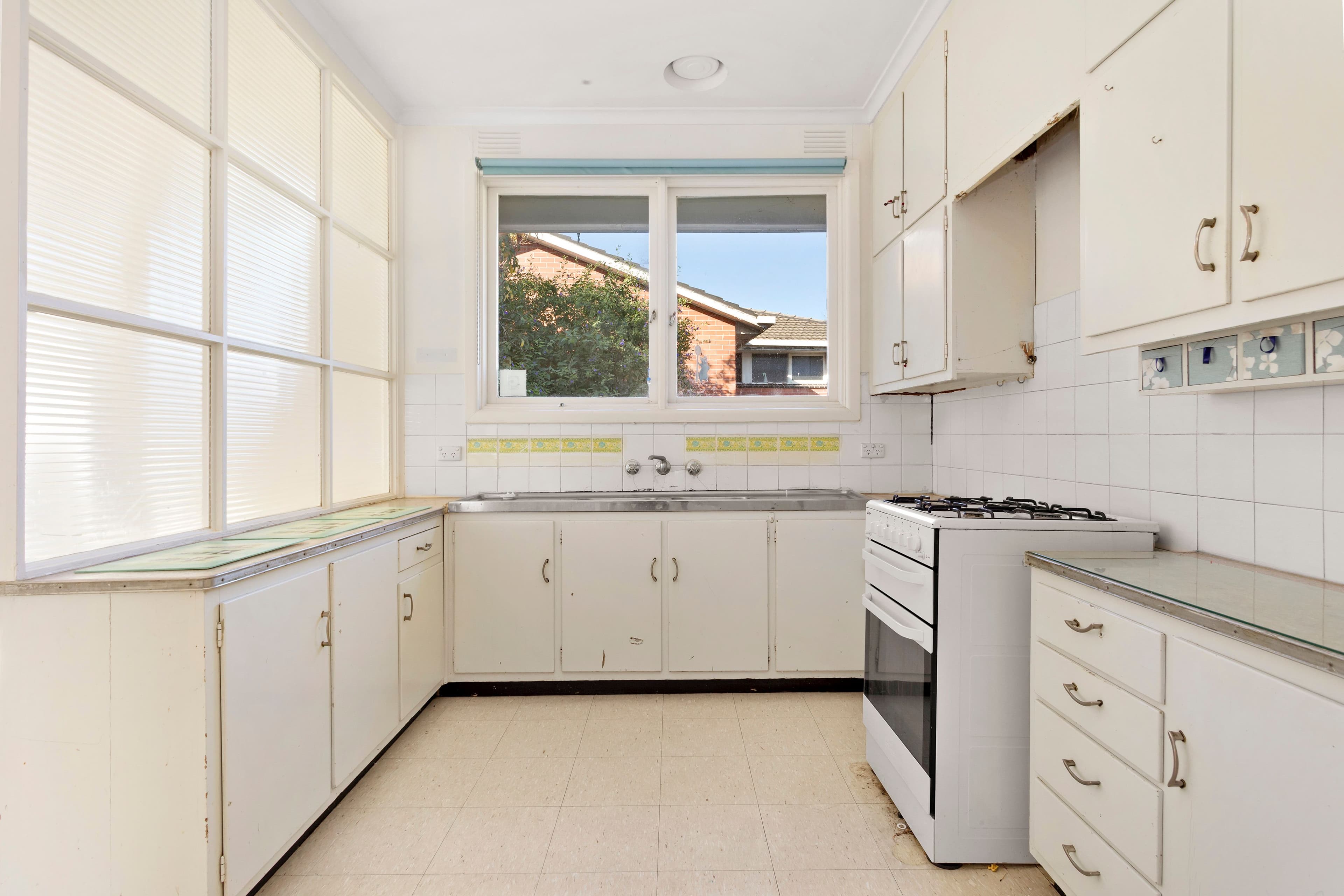 2 Torquay Avenue, Chadstone VIC 3148, Chadstone - Thumbnail 5