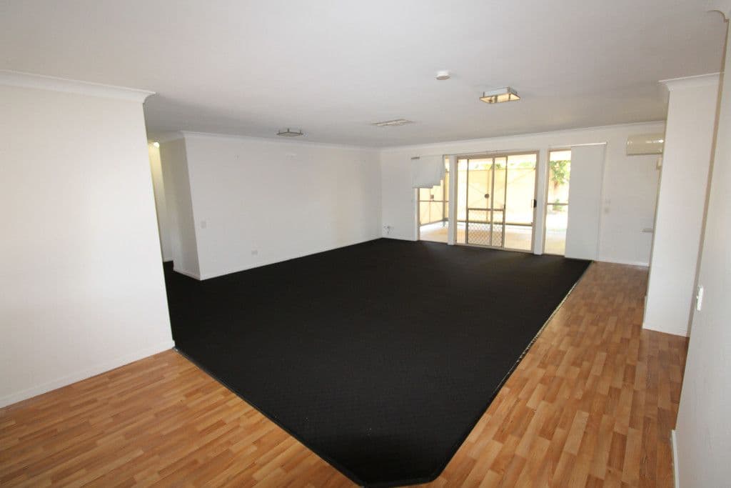 21 Cowan Crescent, Emerald QLD 4720, Emerald - Thumbnail 3