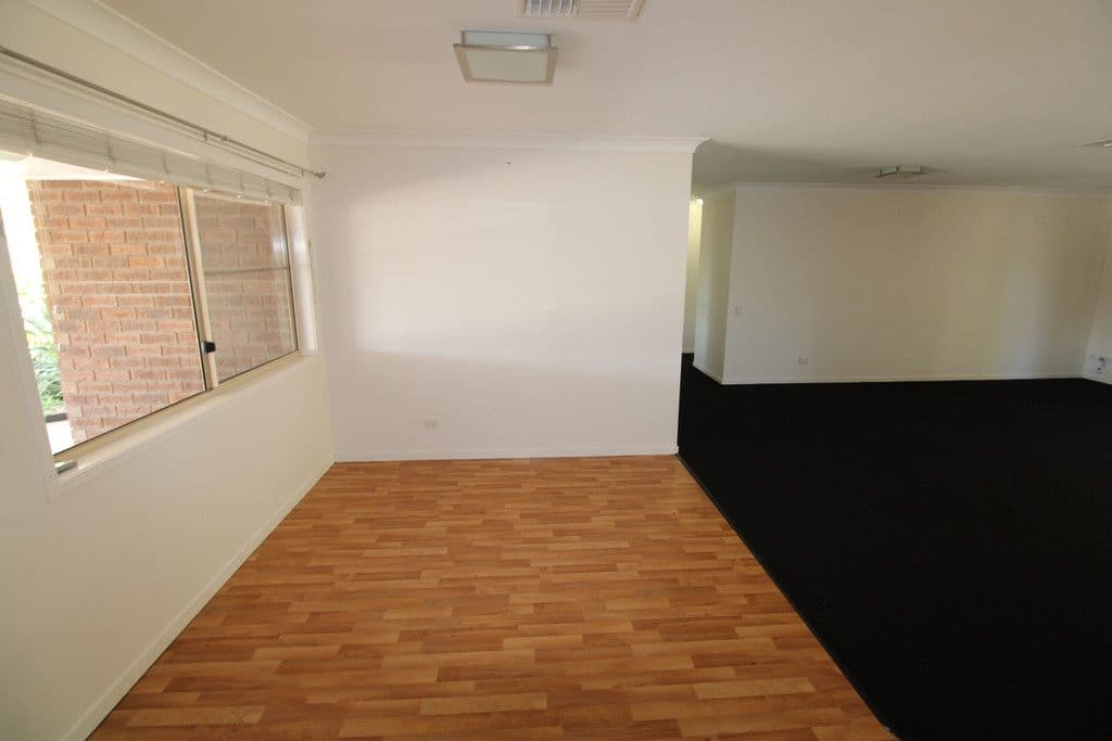 21 Cowan Crescent, Emerald QLD 4720, Emerald - Thumbnail 5