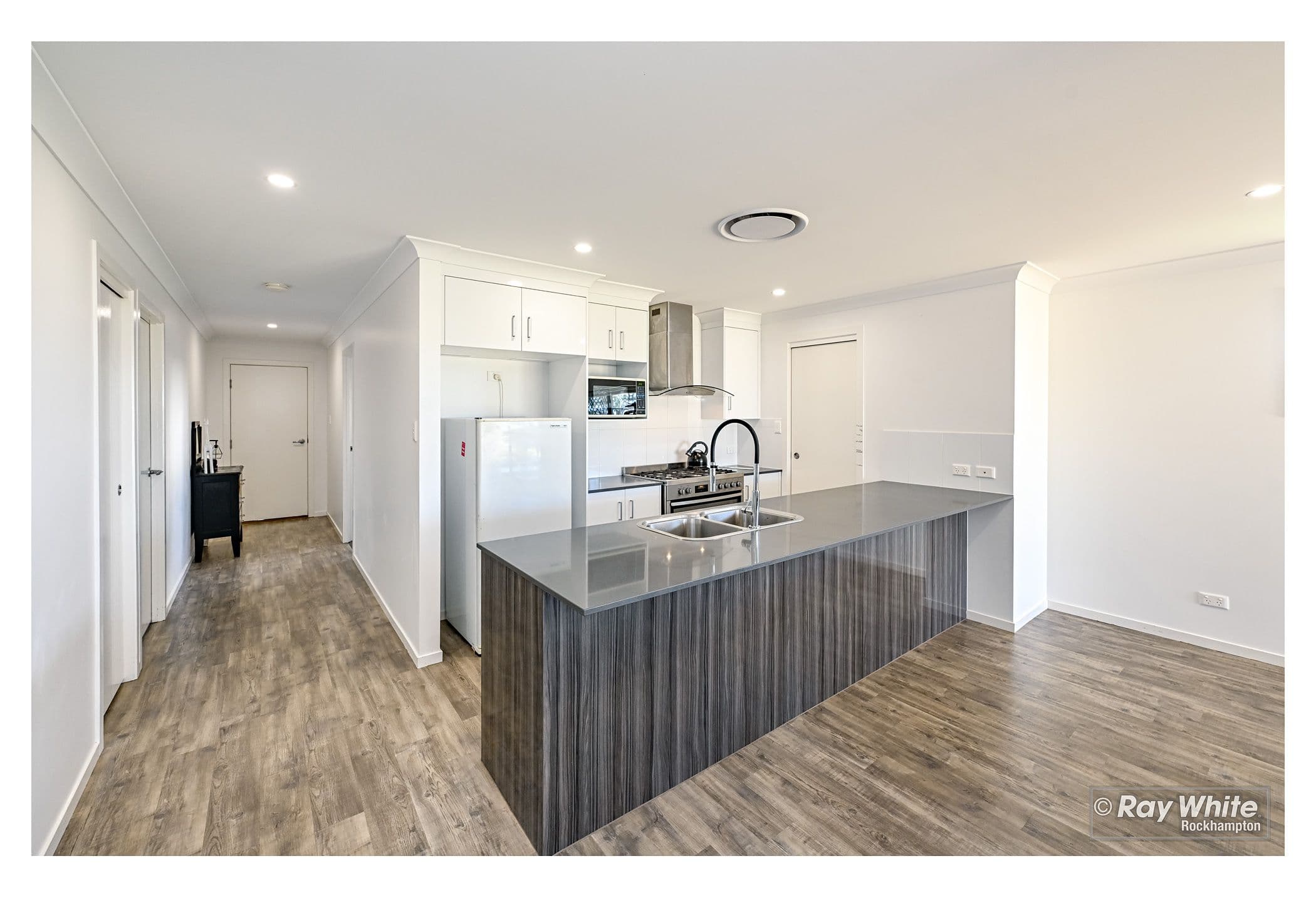 33 Lamb Avenue, Gracemere QLD 4702, Gracemere - Thumbnail 3