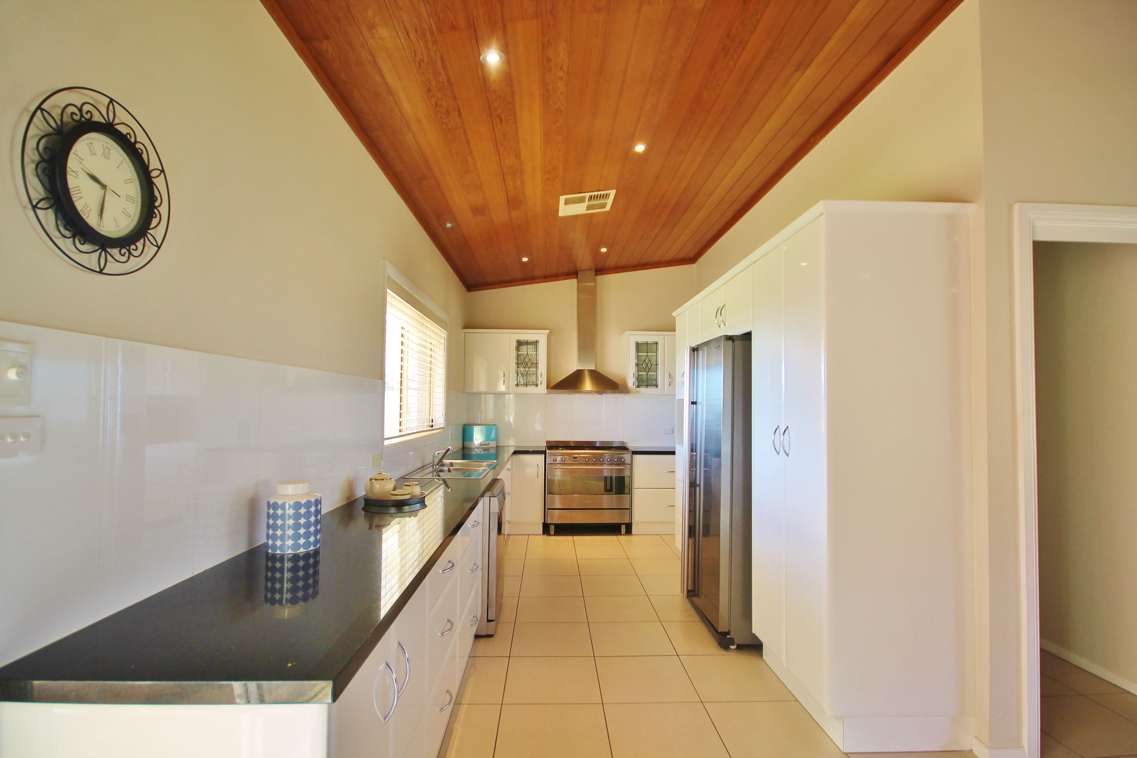 9 Mcmillans Road, Young - Thumbnail 3