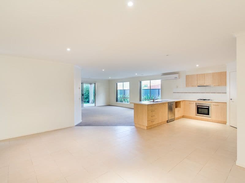 13 Seaton Court, Tarneit VIC 3029, Tarneit - Thumbnail 4