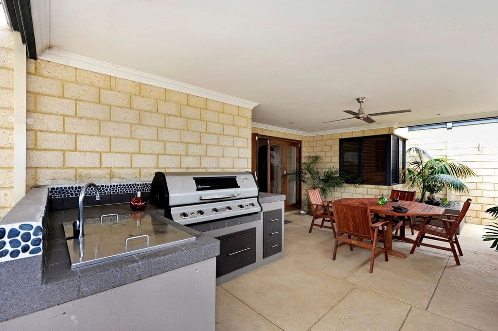 16 Surf Drive, SECRET HARBOUR WA 6173, Secret Harbour - Thumbnail 4