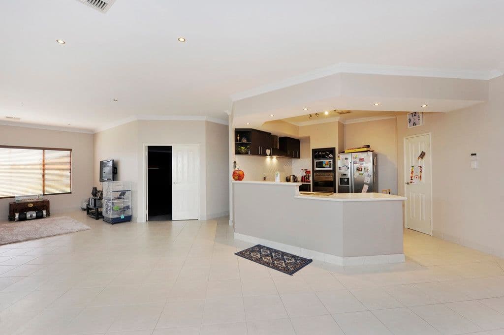 16 Surf Drive, SECRET HARBOUR WA 6173, Secret Harbour - Thumbnail 7