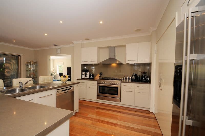 140 Lakeview Boulevard, KEYSBOROUGH VIC 3173, Keysborough - Thumbnail 2