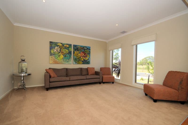 140 Lakeview Boulevard, KEYSBOROUGH VIC 3173, Keysborough - Thumbnail 6