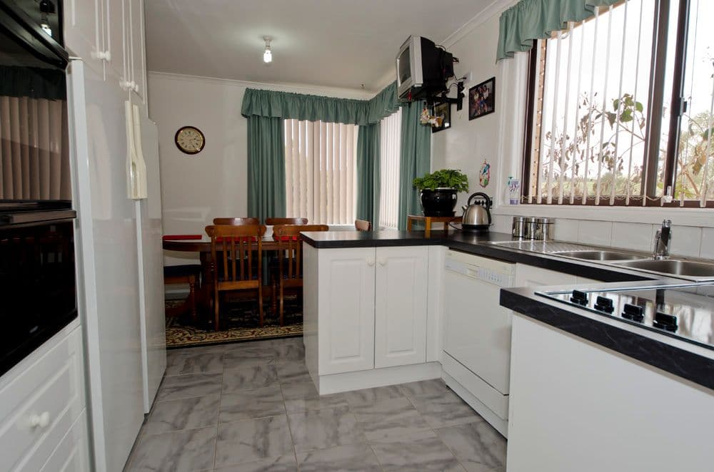 21 Naroo Street, WAVERLEY TAS 7250, Waverley - Thumbnail 5
