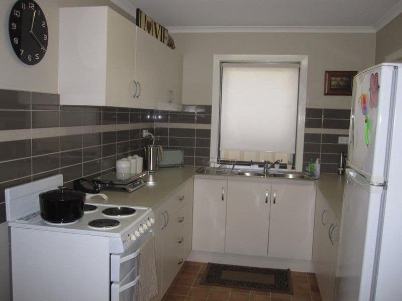 27 Herriot Street, HEATHCOTE VIC 3523, Heathcote - Thumbnail 7