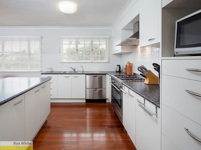 8 Caradon Street, ALBANY CREEK QLD 4035, Albany Creek - Thumbnail 7