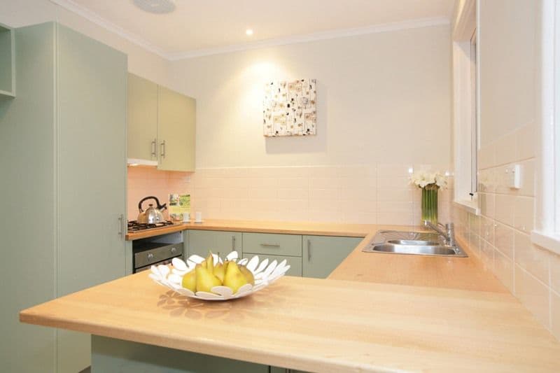 24 Hampshire Road, FOREST HILL VIC 3131, Forest Hill - Thumbnail 3
