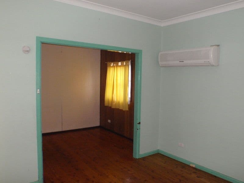 24 Pollack Street, BLACKTOWN NSW 2148, Blacktown - Thumbnail 2