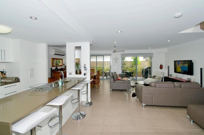 BURLEIGH WATERS QLD 4220, Burleigh Waters - Thumbnail 2