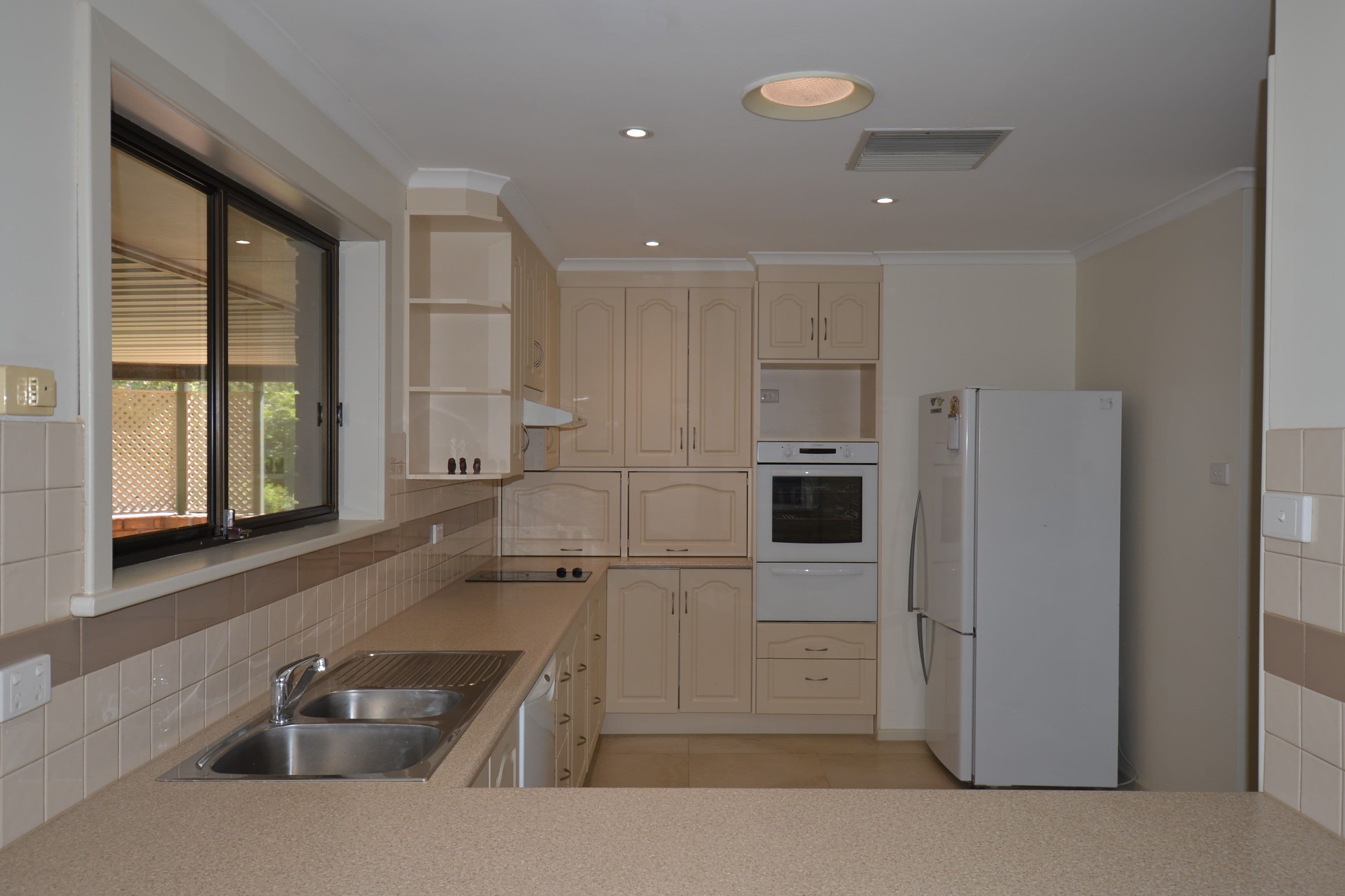 32 Simmons Crescent, Port Augusta West SA 5700, Port Augusta West - Thumbnail 4