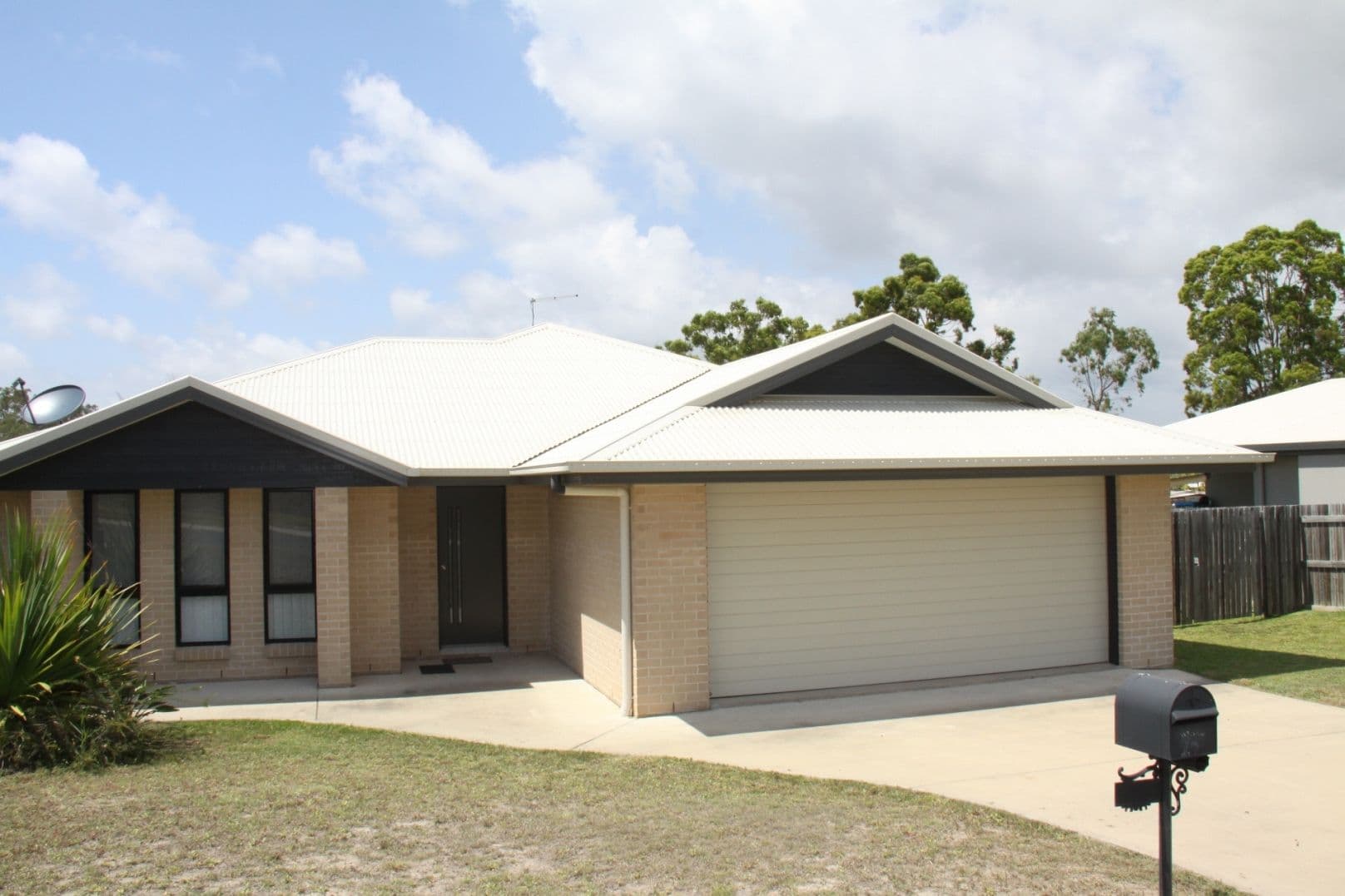 14 Surita Court, Boyne Island QLD 4680, Boyne Island - Thumbnail 2
