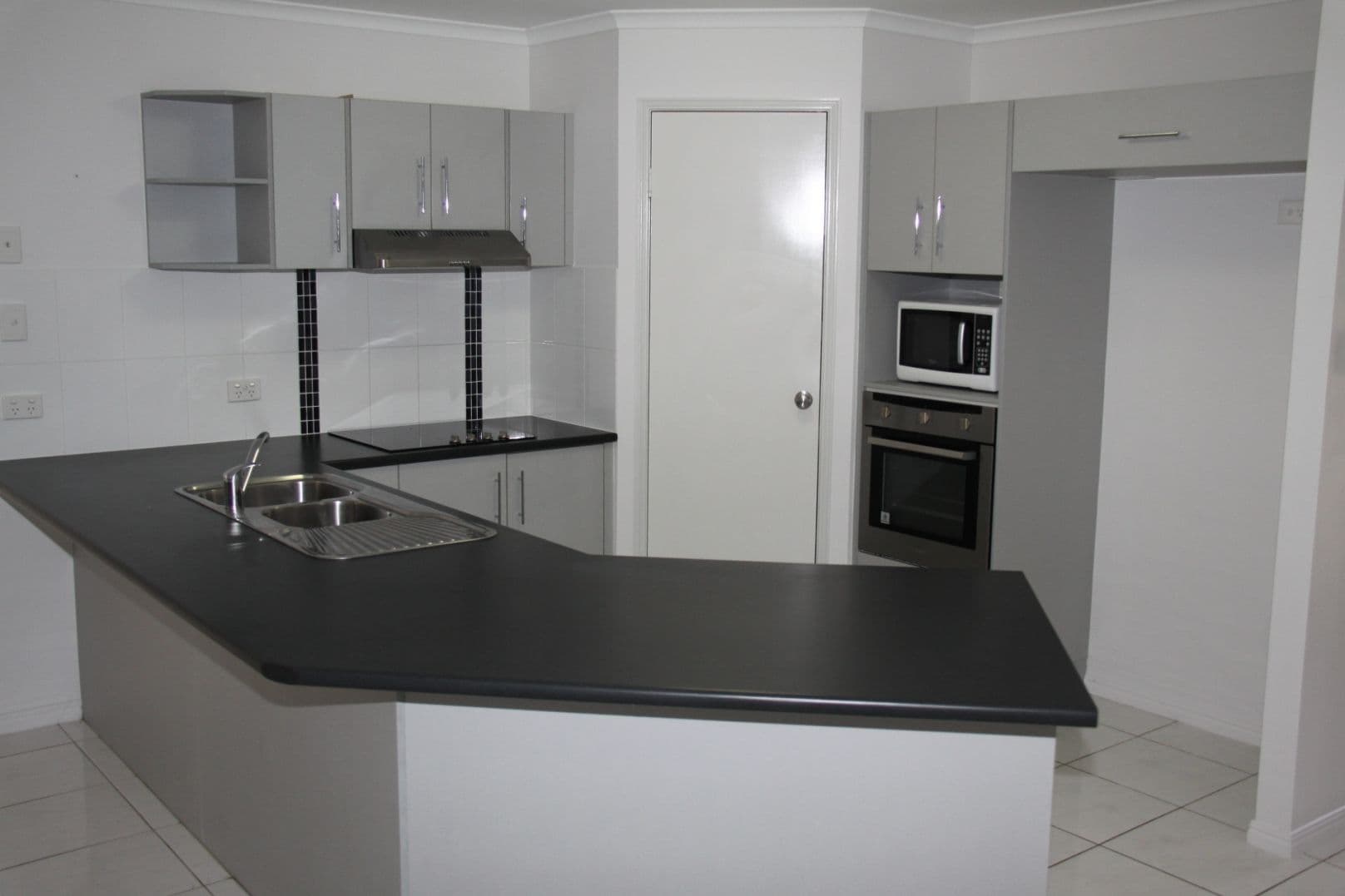 14 Surita Court, Boyne Island QLD 4680, Boyne Island - Thumbnail 4
