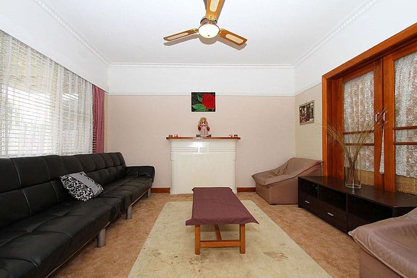 90 Lloyd Avenue, RESERVOIR VIC 3073, Reservoir - Thumbnail 2