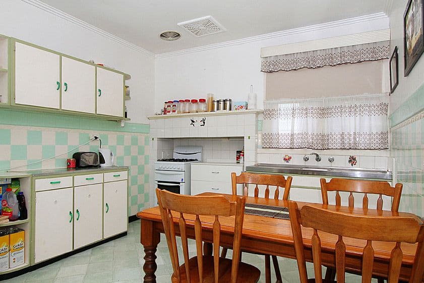 90 Lloyd Avenue, RESERVOIR VIC 3073, Reservoir - Thumbnail 3