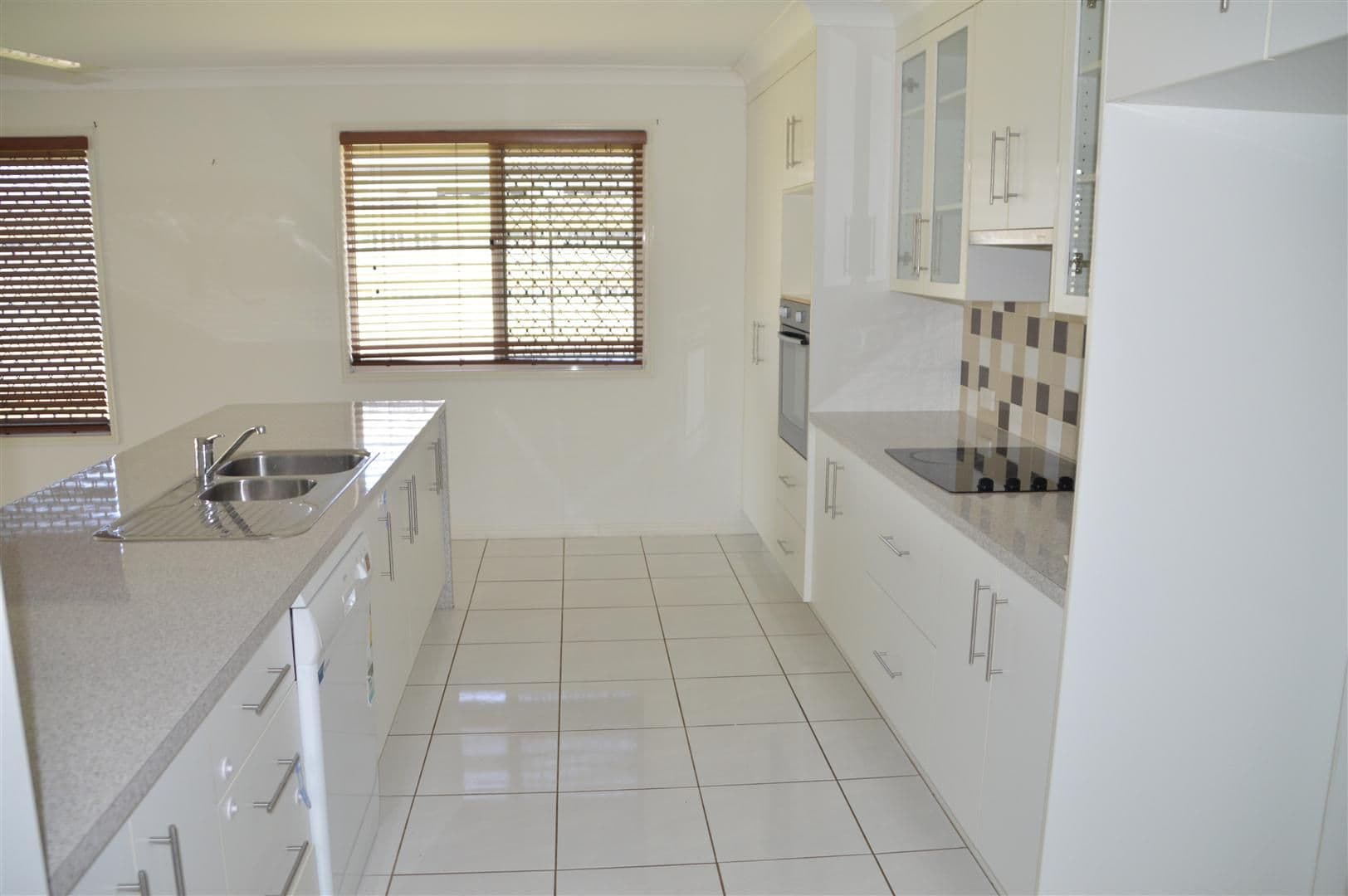 22 Corella Drive, Gracemere QLD 4702, Gracemere - Thumbnail 5