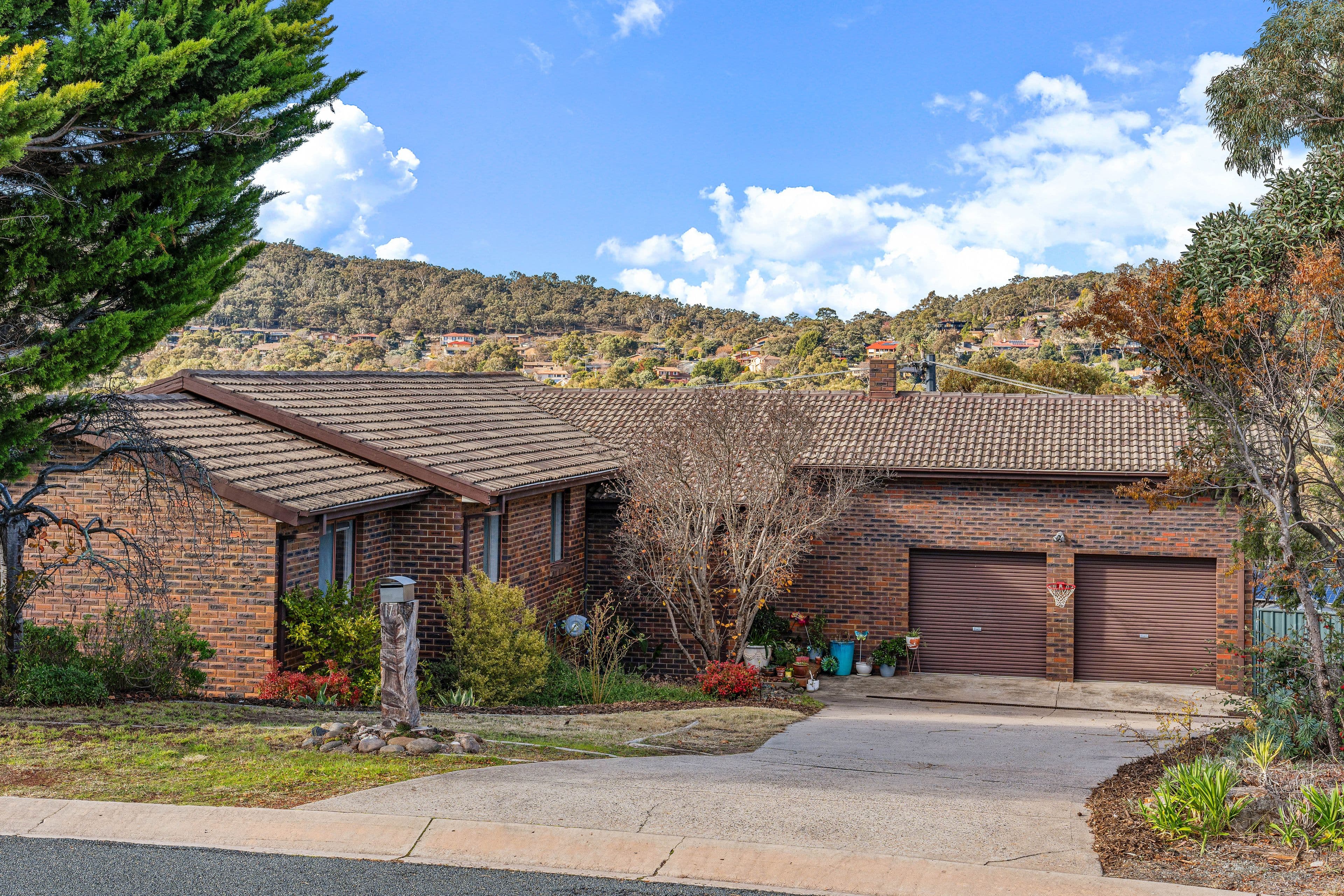 17 Wray Place, Gowrie ACT 2904, Gowrie - Image 1