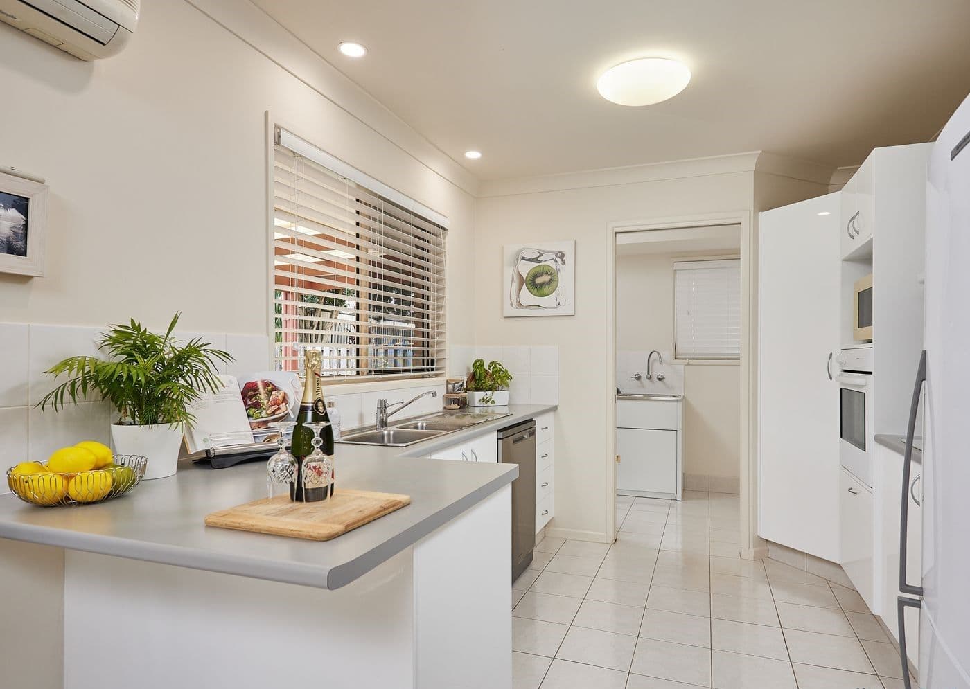 35 Swanton Drive, Mudgeeraba QLD 4213, Mudgeeraba - Thumbnail 4