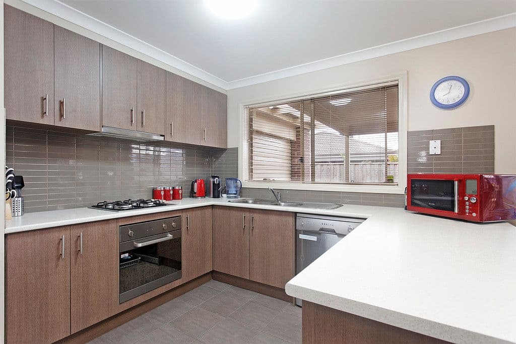 6 Gareth Street, Cranbourne East VIC 3977, Cranbourne East - Thumbnail 3