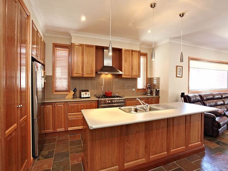 6 Hascombe Drive, Caroline Springs - Thumbnail 3