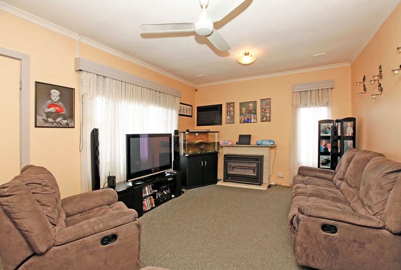 33 Seston Street, RESERVOIR VIC 3073, Reservoir - Thumbnail 3