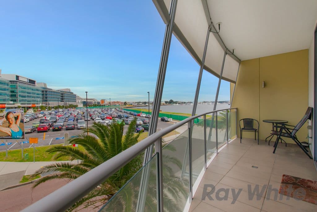 19 Honeysuckle Drive, NEWCASTLE NSW 2300, Newcastle - Thumbnail 2