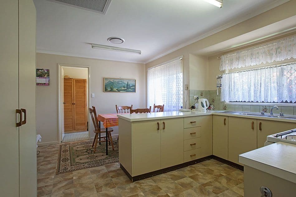 29 Maplewood Drive, DARLING HEIGHTS QLD 4350, Darling Heights - Thumbnail 4