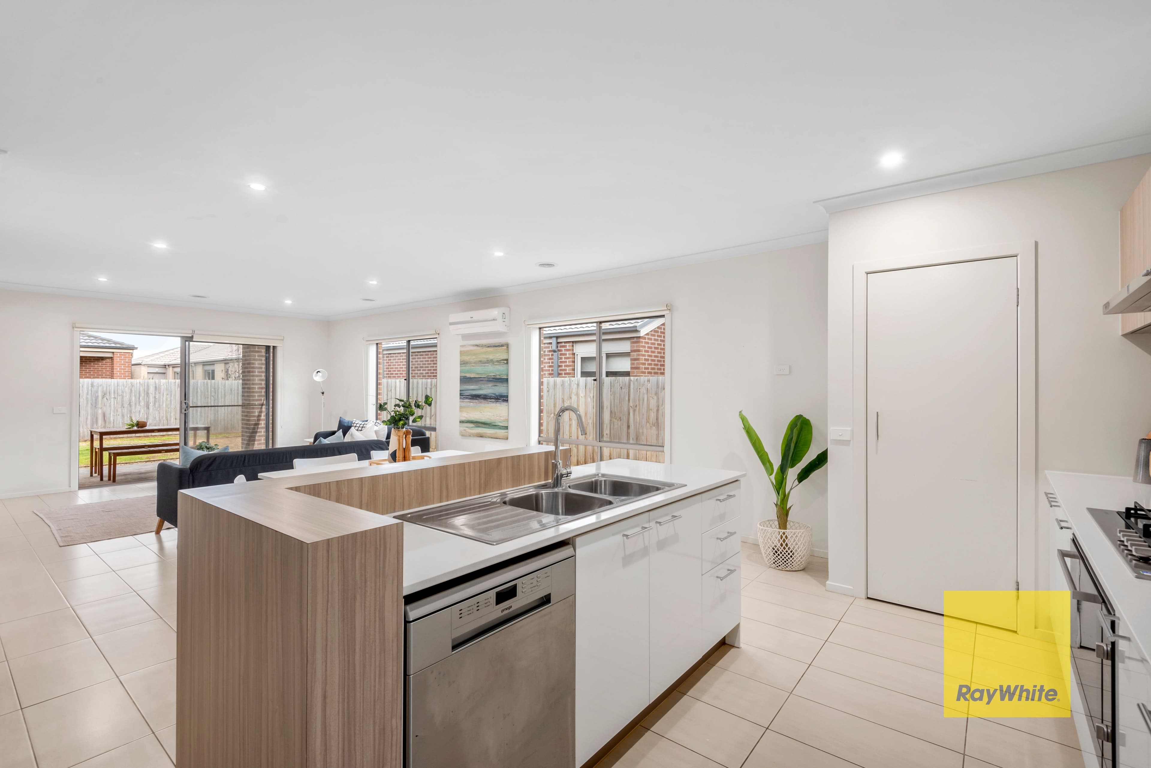 38 Shearwater Drive, Armstrong Creek VIC 3217, Armstrong Creek - Thumbnail 3