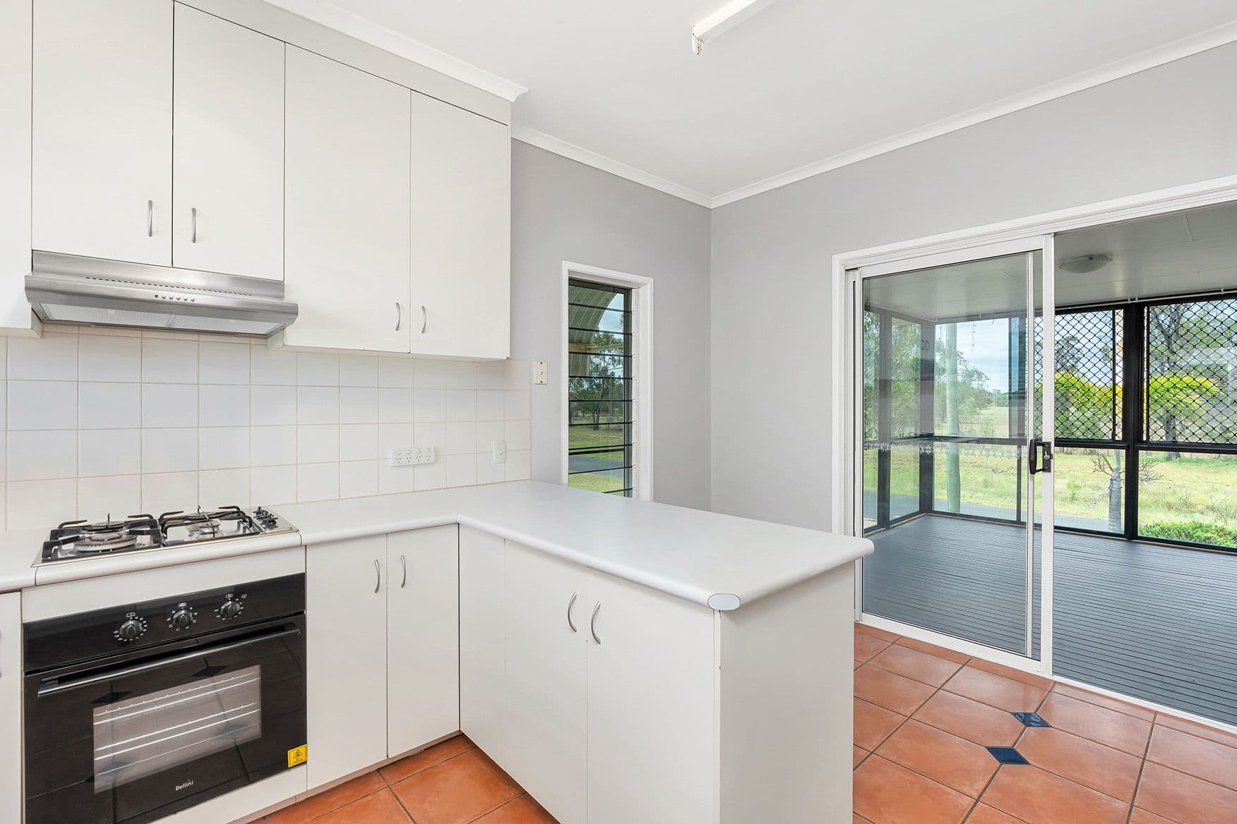 33 Park Avenue, Emerald QLD 4720, Emerald - Thumbnail 5