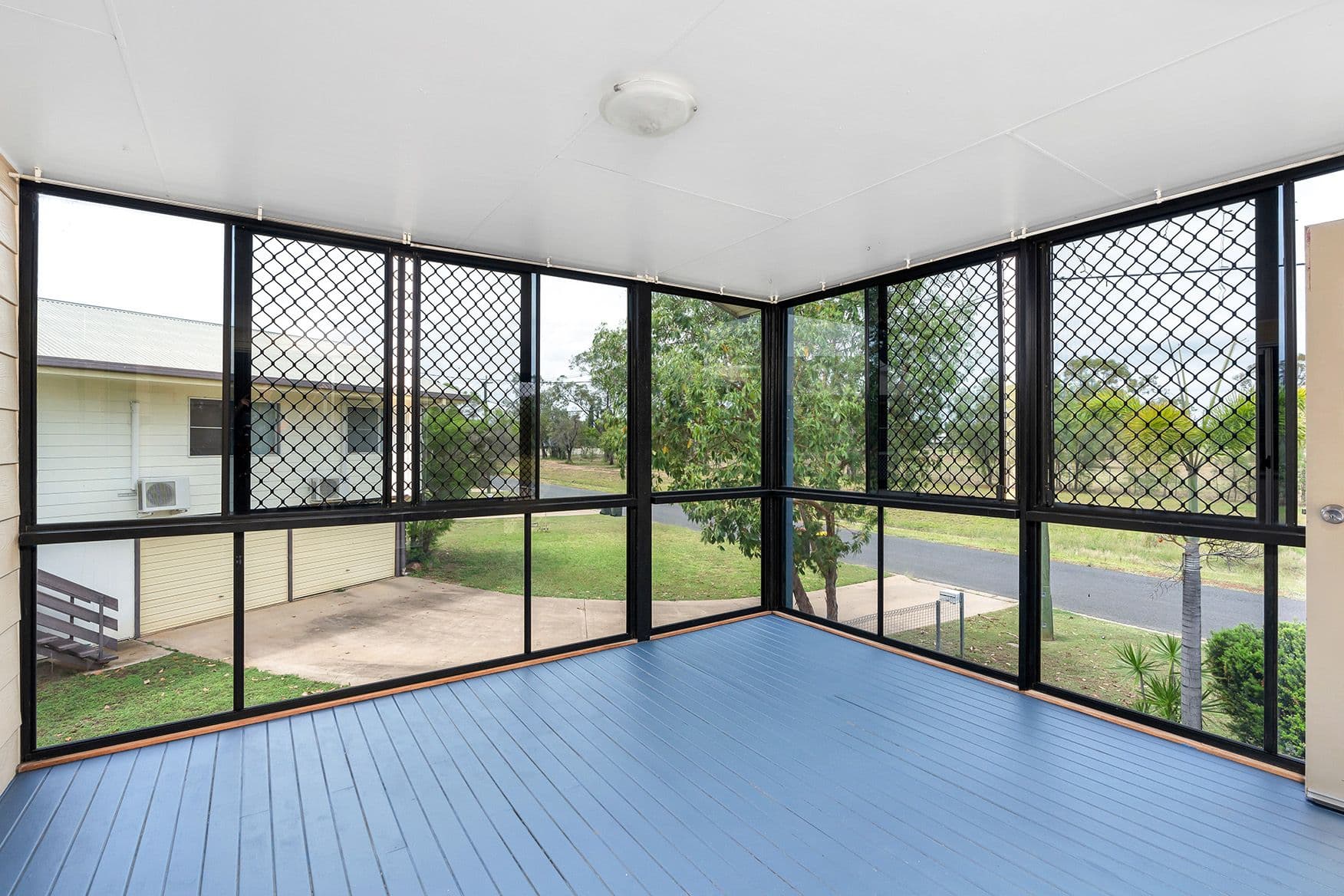 33 Park Avenue, Emerald QLD 4720, Emerald - Thumbnail 7
