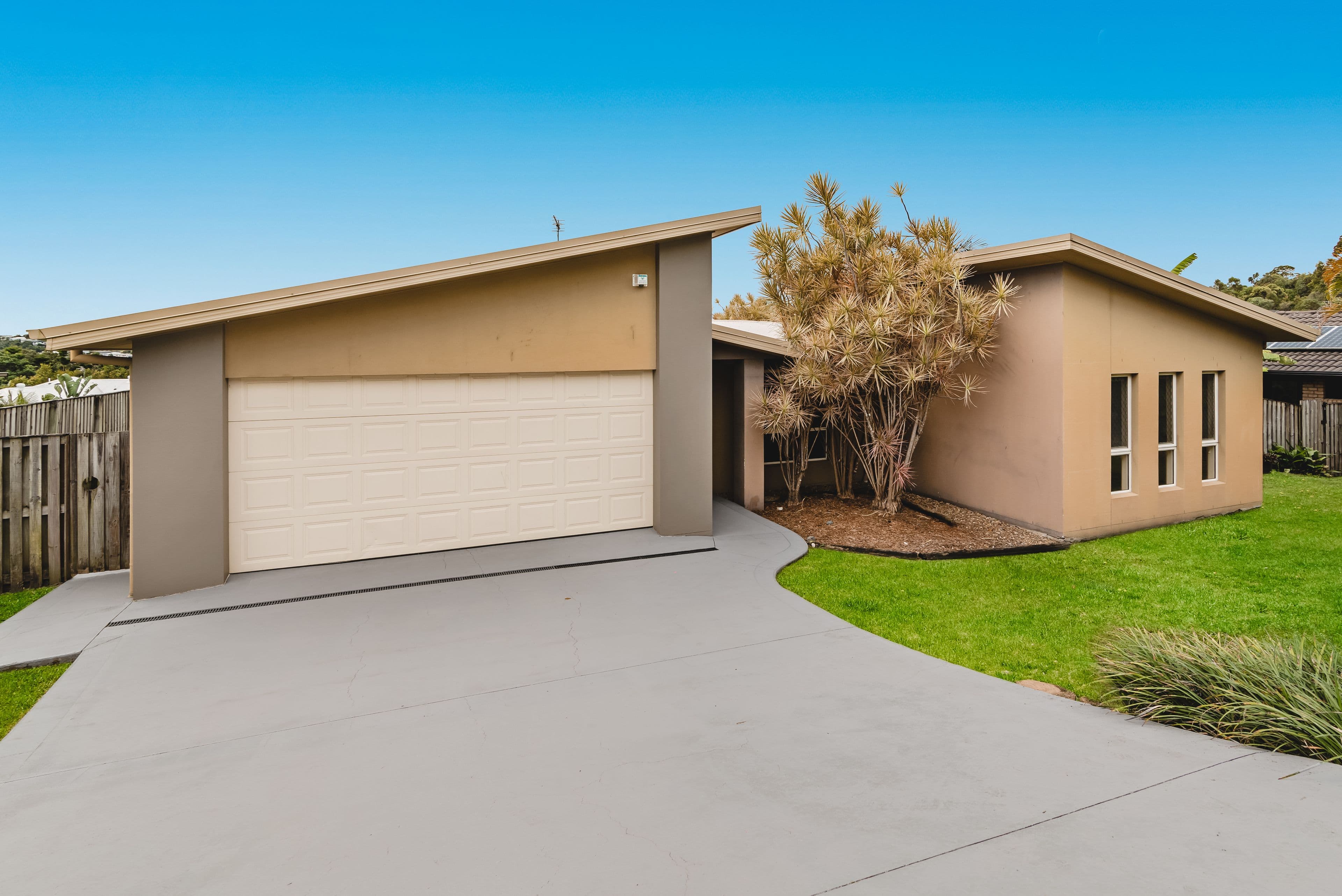 6 Elkins Street, Pacific Pines QLD 4211, Pacific Pines - Image 1