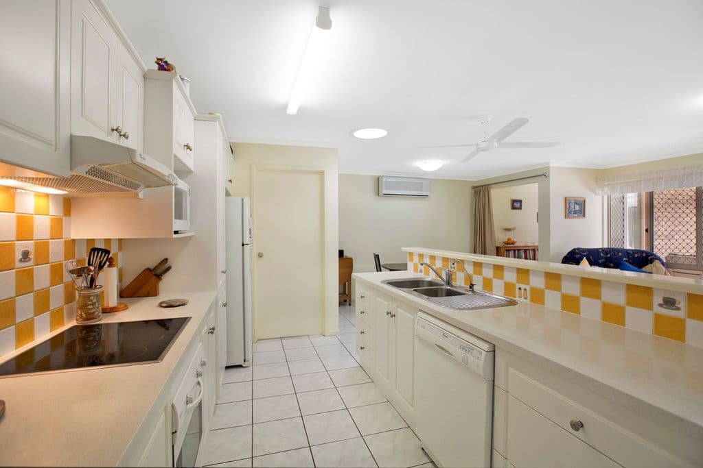 8 Bethnal Court, Wellington Point QLD 4160, Wellington Point - Thumbnail 2