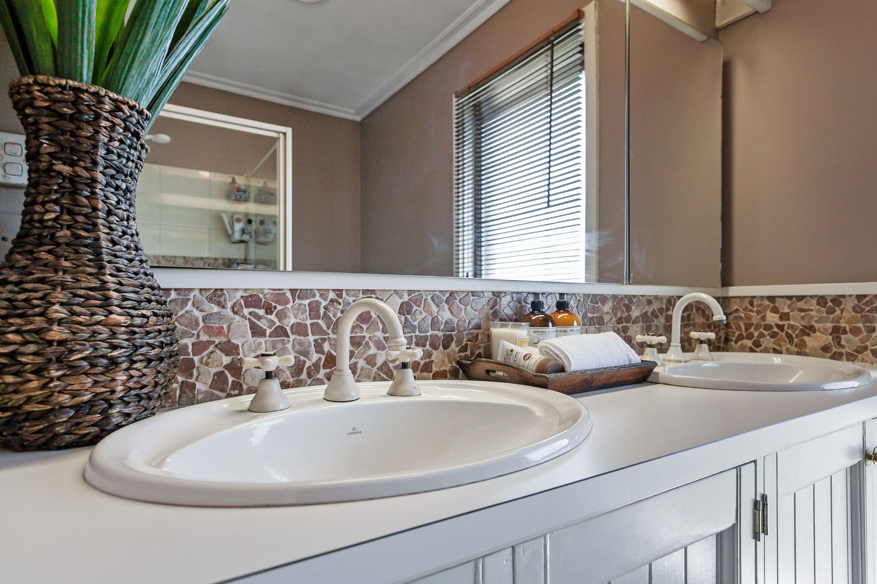 9 Hurlstone Crescent, Mill Park VIC 3082, Mill Park - Thumbnail 6
