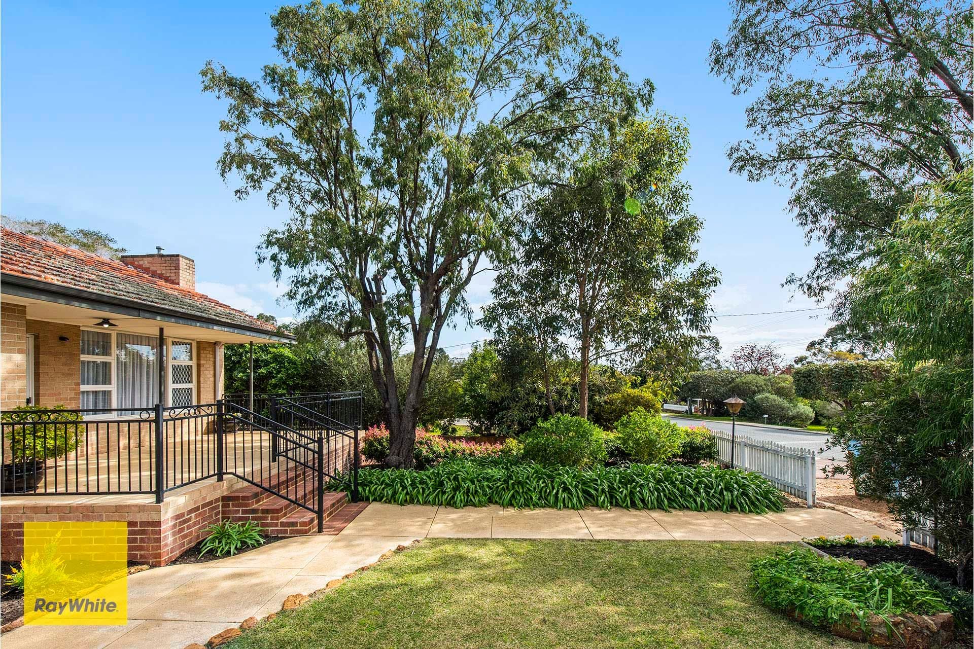 11 Temby Avenue, Kalamunda WA 6076, Kalamunda - Thumbnail 2