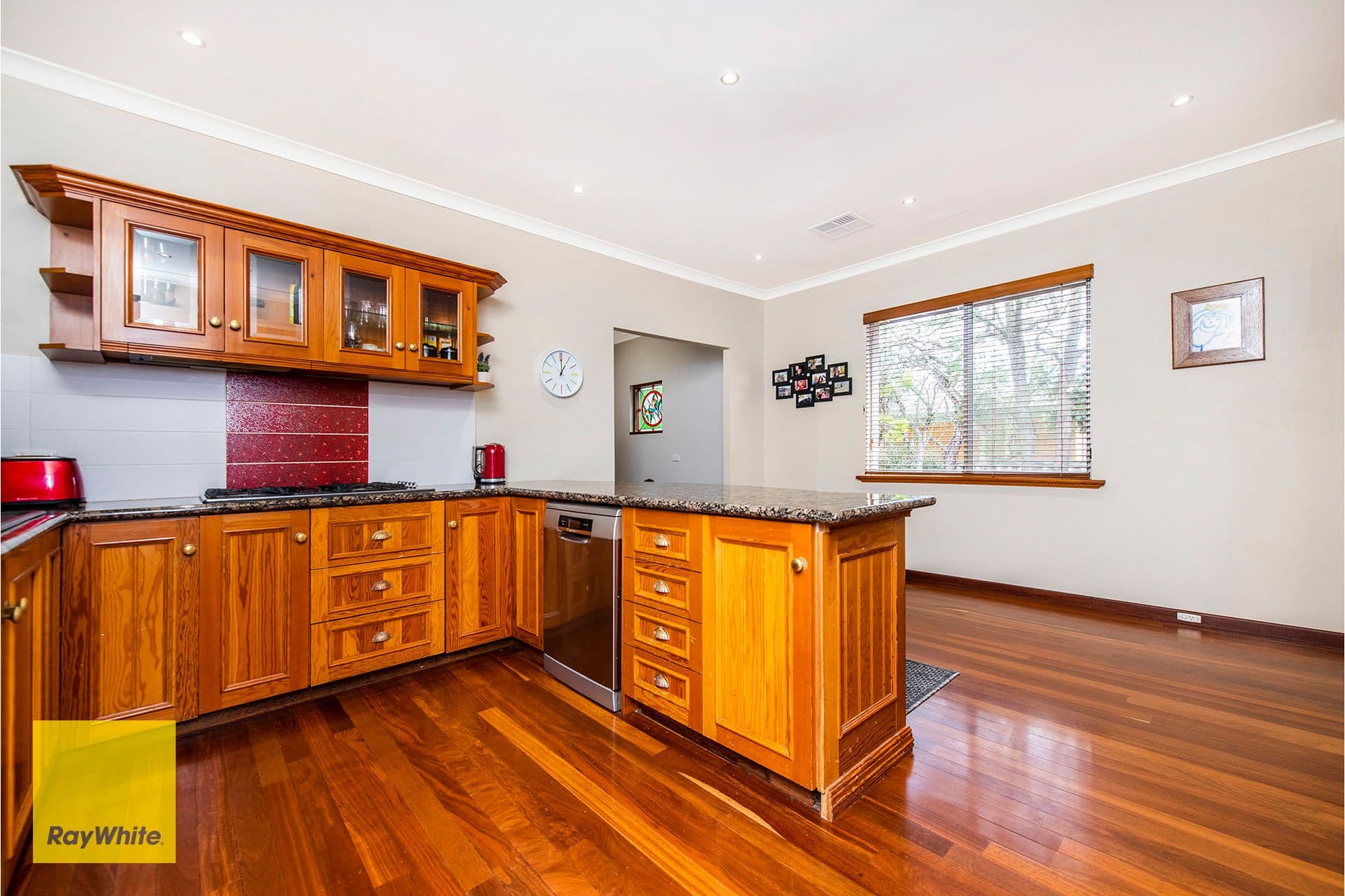 11 Temby Avenue, Kalamunda WA 6076, Kalamunda - Thumbnail 7