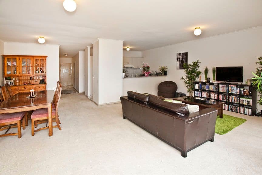 25 The Quadrangle, GLEN WAVERLEY VIC 3150, Glen Waverley - Thumbnail 2
