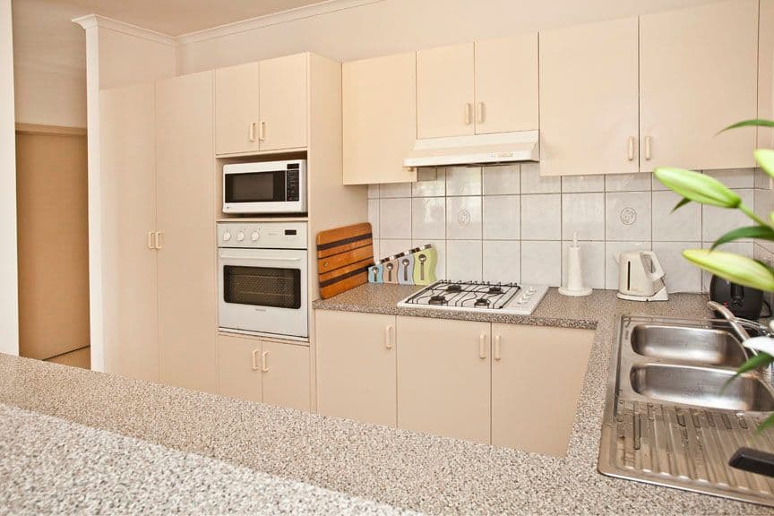 25 The Quadrangle, GLEN WAVERLEY VIC 3150, Glen Waverley - Thumbnail 3