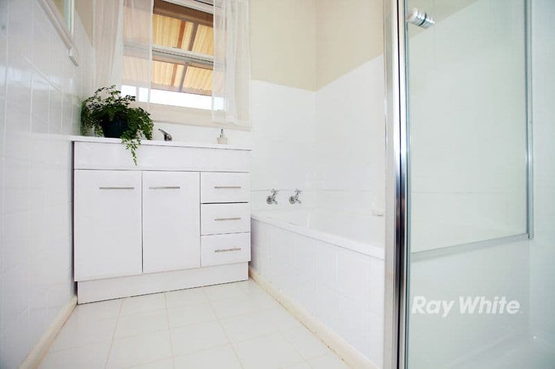 25 Sunline Avenue, NOBLE PARK NORTH VIC 3174, Noble Park North - Thumbnail 4