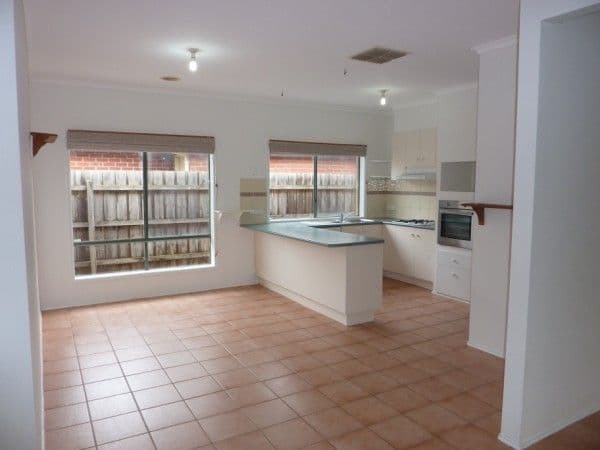16 Rocklea Crescent, SKYE VIC 3977, Skye - Thumbnail 5