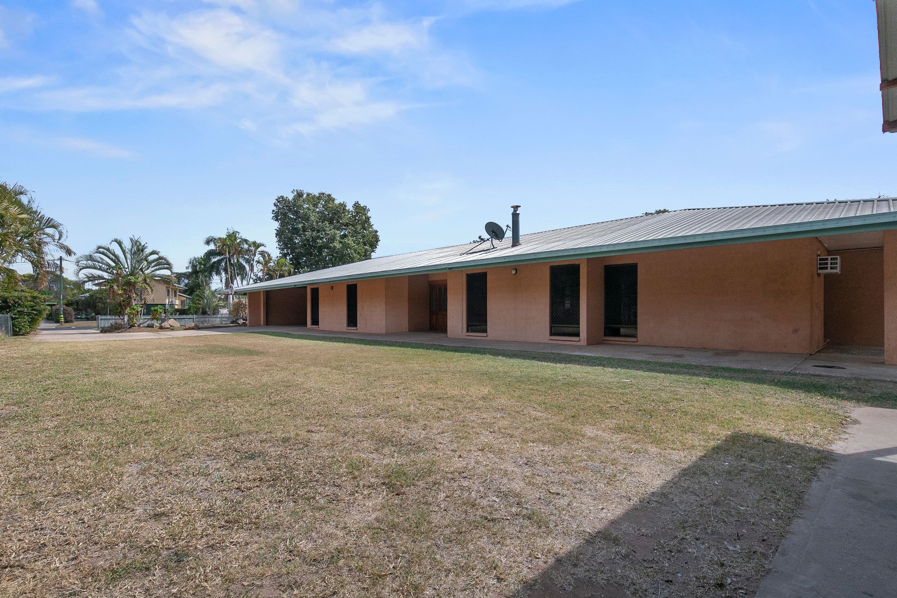 8 Roseanne Road, Emerald QLD 4720, Emerald - Image 1