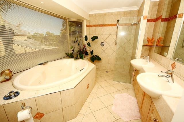 13 Ardrossan Place, HIGHLAND PARK QLD 4211, Highland Park - Thumbnail 6