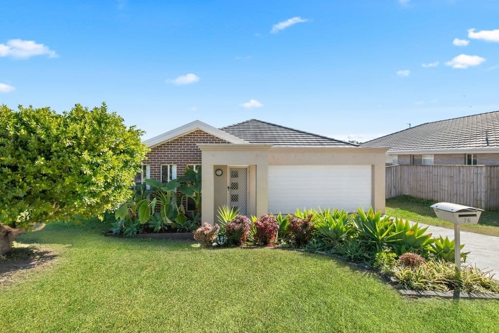 76 Saddlers Drive, Gillieston Heights - Image 1