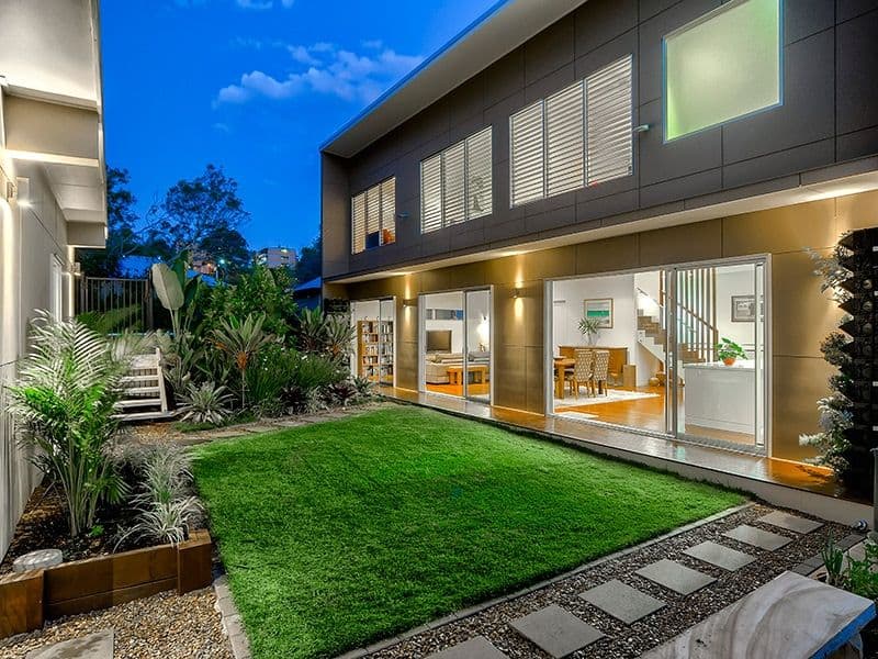 18 O'Connell Place, RED HILL QLD 4059, Red Hill - Thumbnail 2