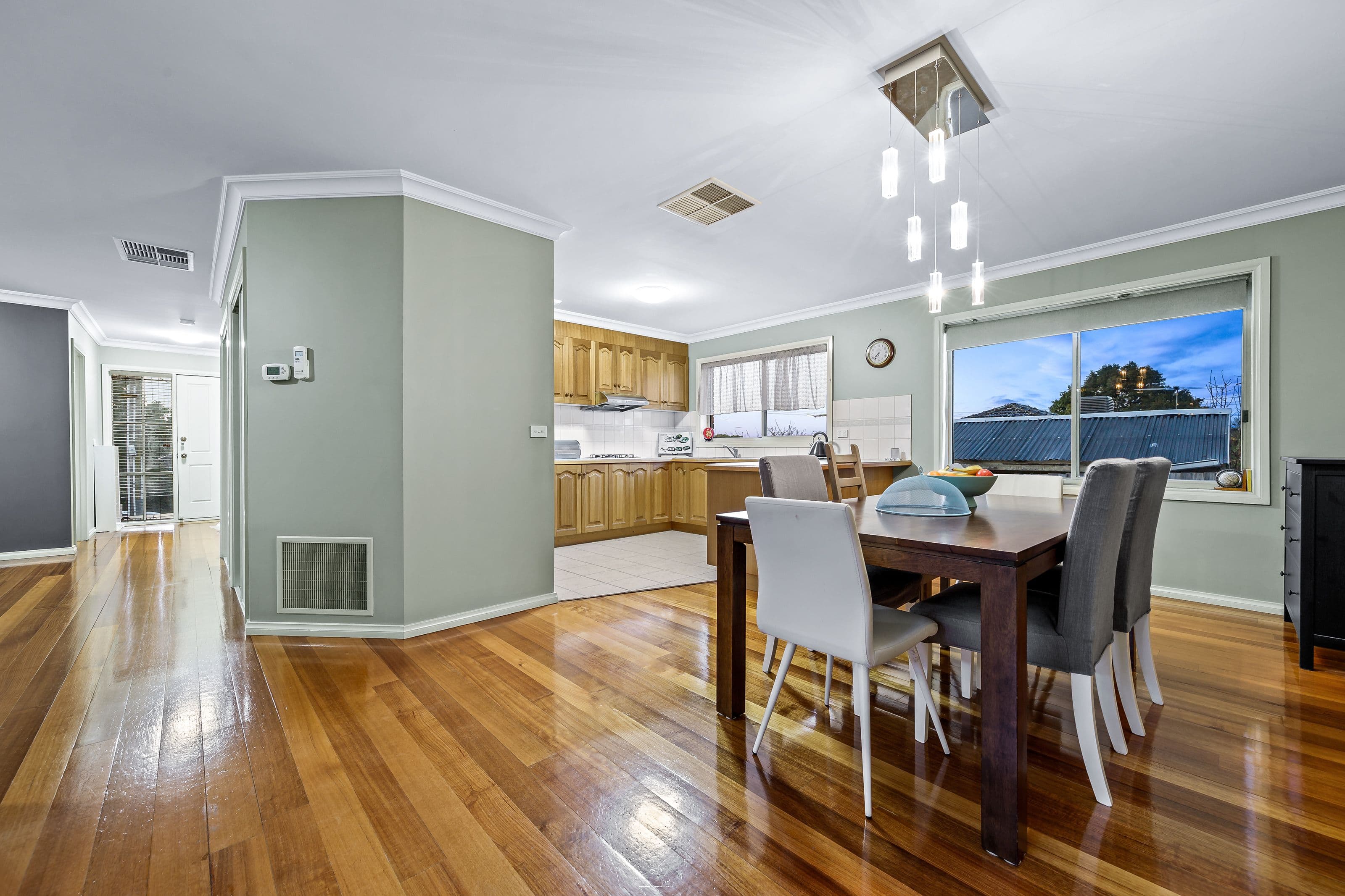27 Mckenna Road, Glen Waverley VIC 3150, Glen Waverley - Thumbnail 2