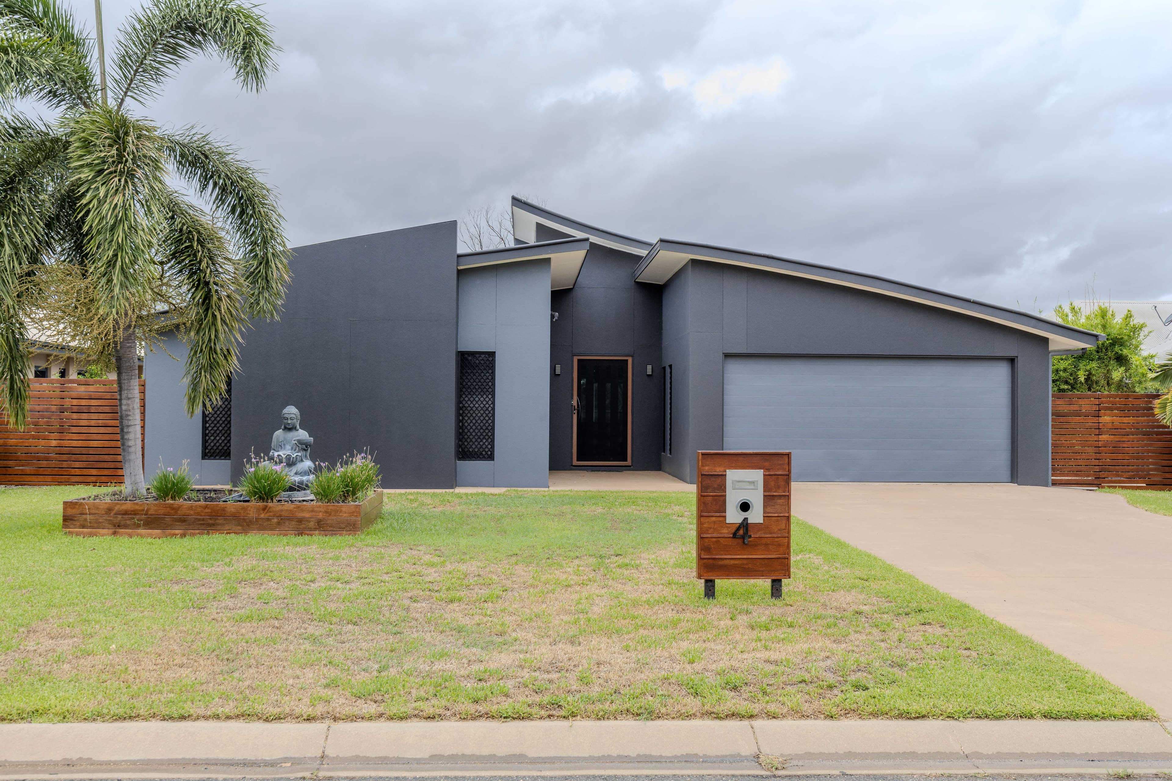 4 Cook Close, Emerald QLD 4720, Emerald - Image 1