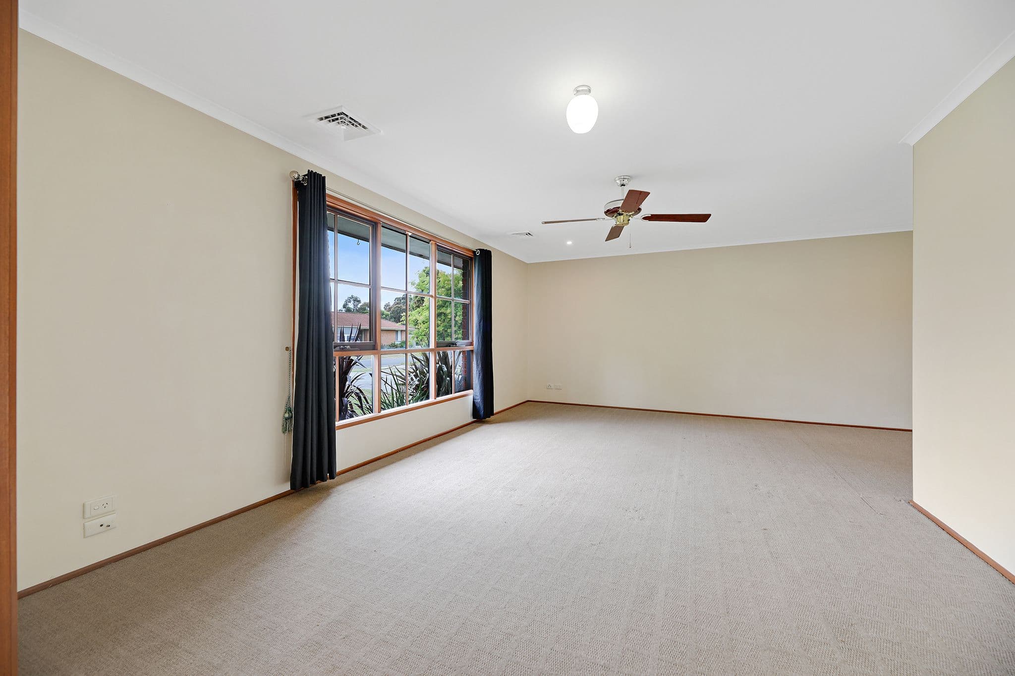 2 Greaves Court, Pakenham VIC 3810, Pakenham - Thumbnail 3