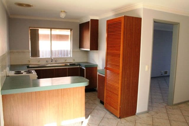 30 Arkwell Avenue, ROCKINGHAM WA 6168, Rockingham - Thumbnail 2
