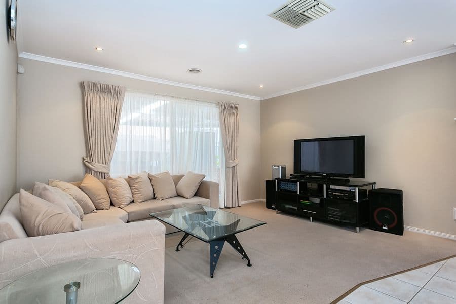 90 Biggs Street, ST ALBANS VIC 3021, St Albans - Thumbnail 4